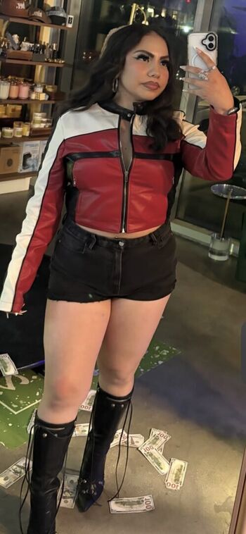 Ajanae reigns supreme leaked private photo uncensored HD quality