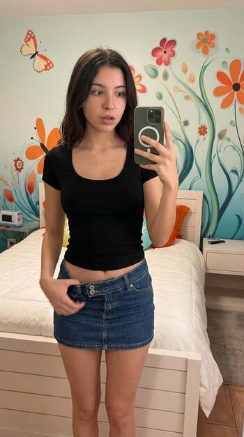 Alexiacaste  page leaked private photo uncensored HD quality