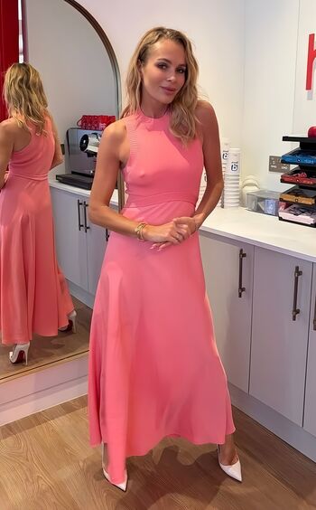 Amanda holden  page leaked private photo uncensored HD quality