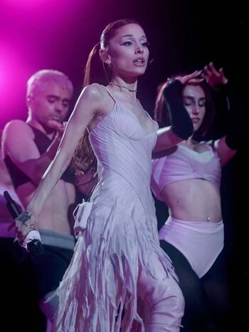 Ariana grande  page leaked private photo uncensored HD quality