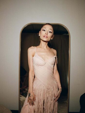 Ariana grande leaked private photo uncensored HD quality