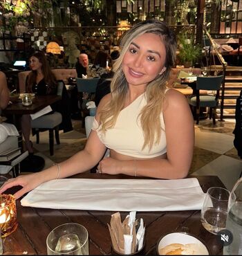 Auntie le leaked private photo uncensored HD quality