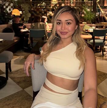 Auntie le leaked private photo uncensored HD quality