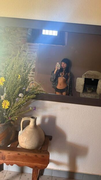 Beabadoobee leaked private photo uncensored HD quality