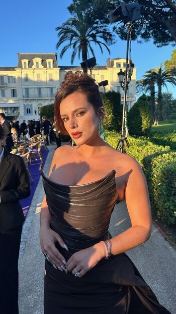 Bella thorne  page leaked private photo uncensored HD quality
