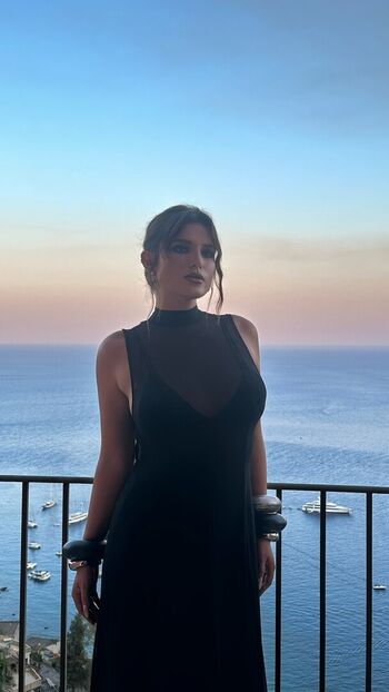 Bella thorne  page leaked private photo uncensored HD quality