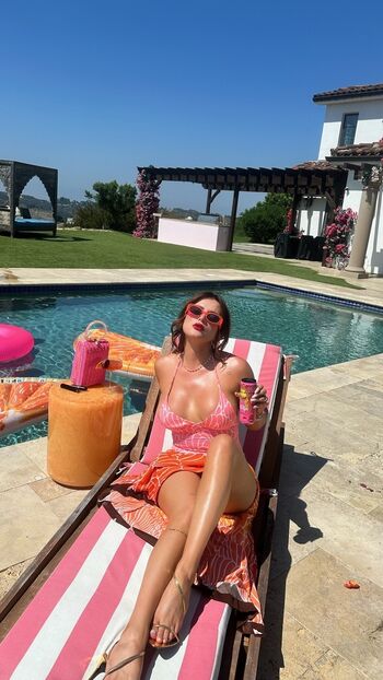 Bella thorne  page leaked private photo uncensored HD quality