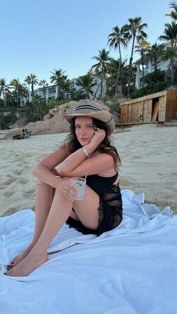 Bella thorne  page leaked private photo uncensored HD quality
