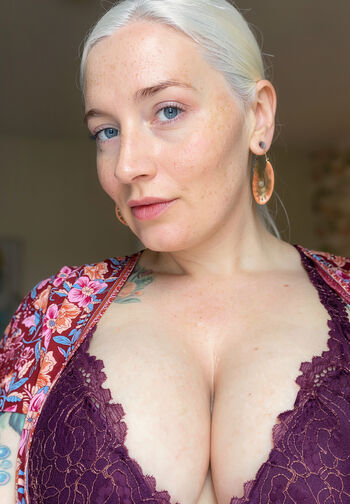 Bettie bondage  page leaked private photo uncensored HD quality
