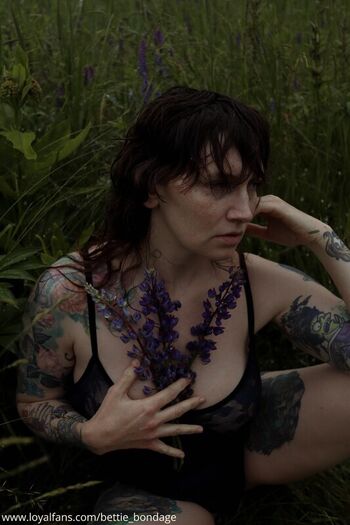 Bettie bondage  page leaked private photo uncensored HD quality