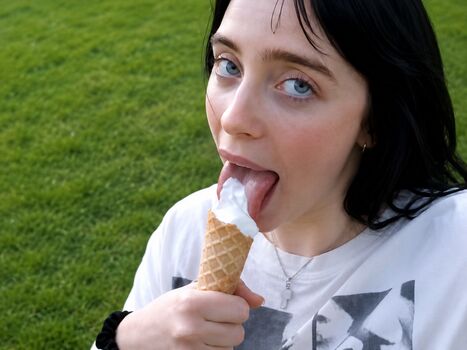 Billie eilish  page leaked private photo uncensored HD quality