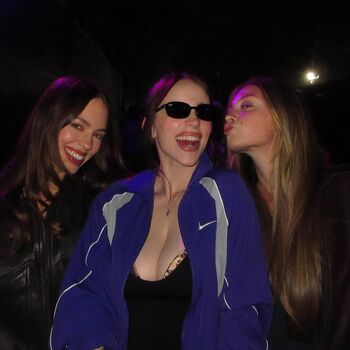 Billie eilish  page leaked private photo uncensored HD quality