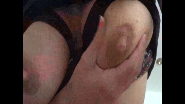 Breastfeeding page leaked private photo uncensored HD quality