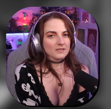 Caitlin marie reacts page leaked private photo uncensored HD quality