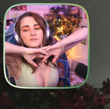 Caitlin marie reacts page leaked private photo uncensored HD quality