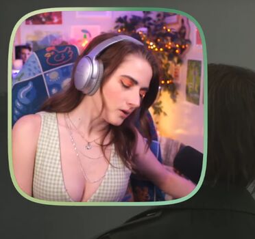 Caitlin marie reacts page leaked private photo uncensored HD quality