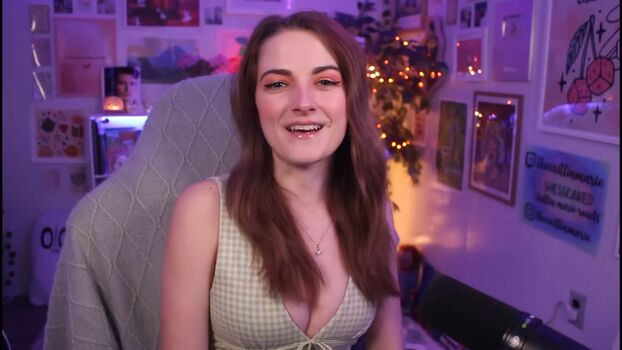 Caitlin marie reacts page leaked private photo uncensored HD quality