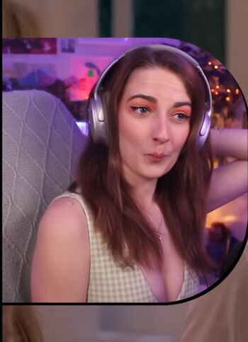 Caitlin marie reacts page leaked private photo uncensored HD quality