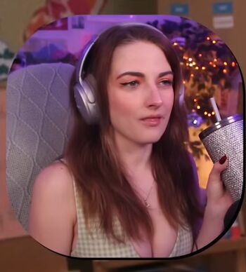 Caitlin marie reacts page leaked private photo uncensored HD quality