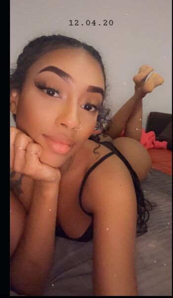 Canellemodele leaked private photo uncensored HD quality