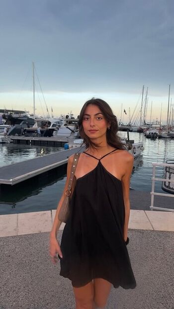 Charlotte berry leaked private photo uncensored HD quality