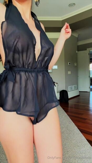 Christina khalil leaked private photo uncensored HD quality