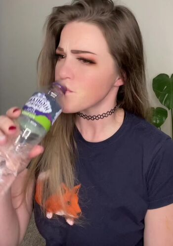 Courtney pose page leaked private photo uncensored HD quality
