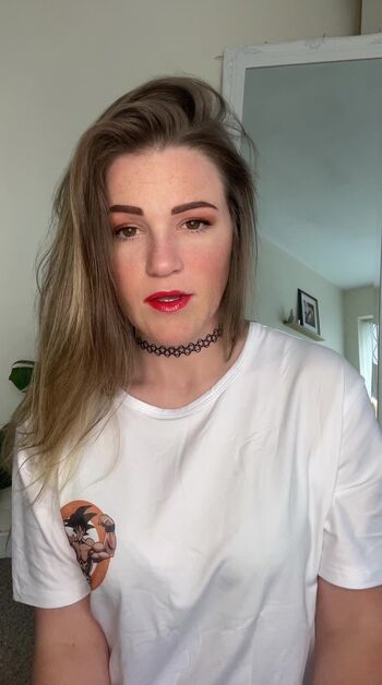 Courtney pose page leaked private photo uncensored HD quality