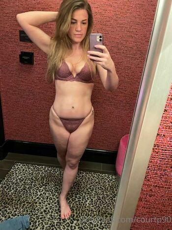 Courtney pose leaked private photo uncensored HD quality