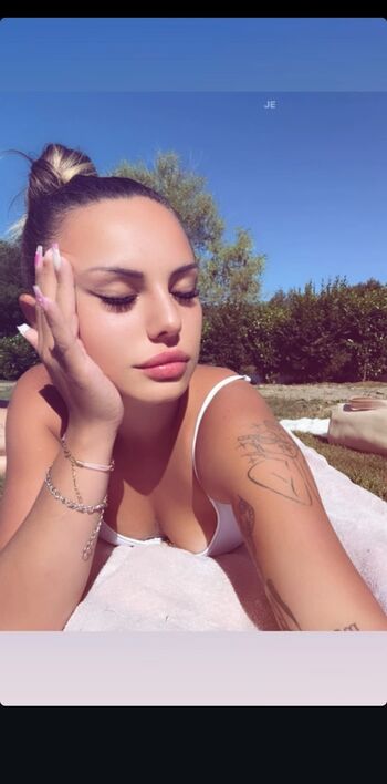 Cry baby girl leaked private photo uncensored HD quality