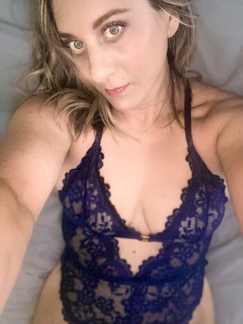 Cutesexymom leaked private photo uncensored HD quality