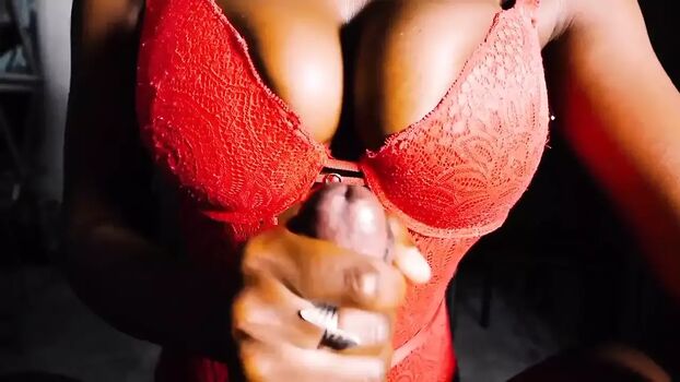 Ebonytittyfuck leaked private photo uncensored HD quality