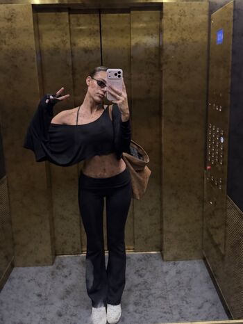 Ella mendelsohn page leaked private photo uncensored HD quality