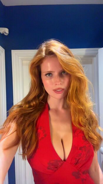 Emily deyt aysage leaked private photo uncensored HD quality