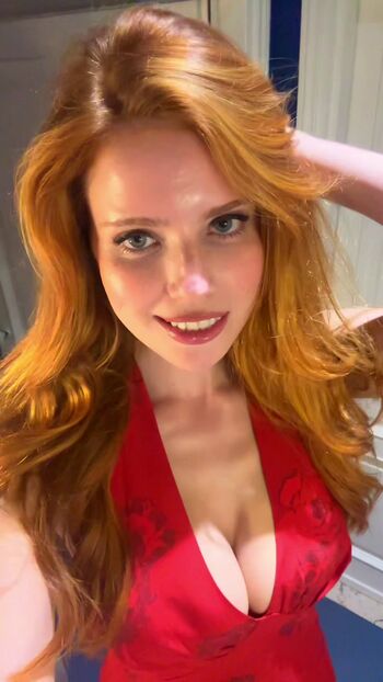 Emily deyt aysage leaked private photo uncensored HD quality