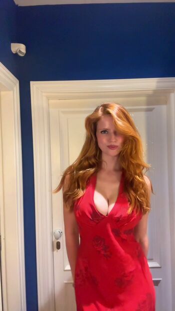 Emily deyt aysage leaked private photo uncensored HD quality