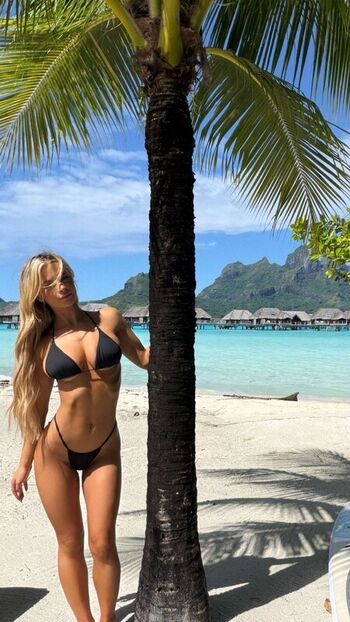 Emily elizabeth leaked private photo uncensored HD quality