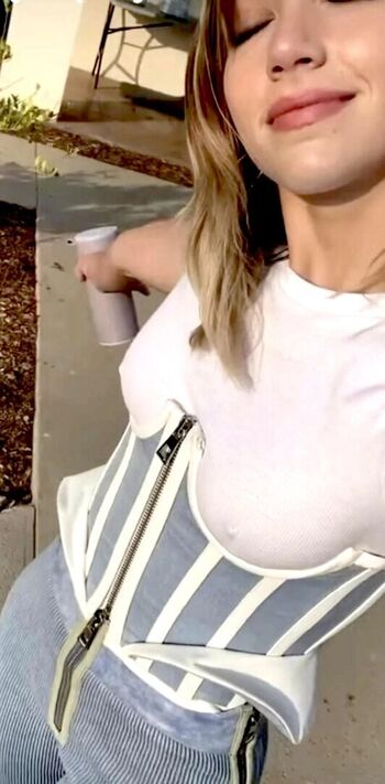 Emily rudd leaked private photo uncensored HD quality