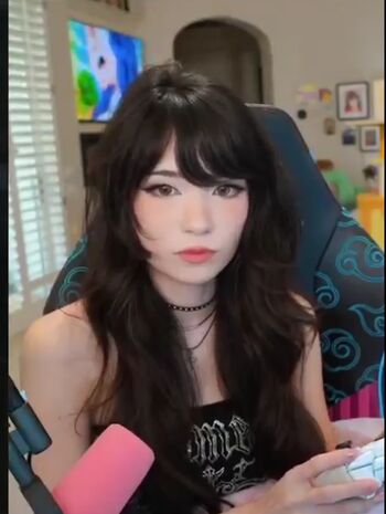 Emiru  page leaked private photo uncensored HD quality