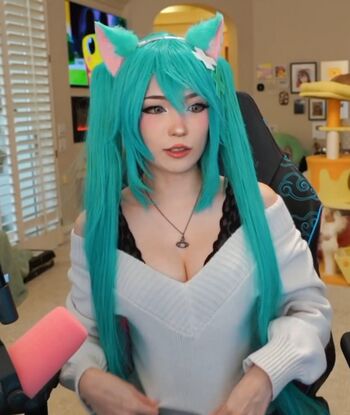 Emiru  page leaked private photo uncensored HD quality