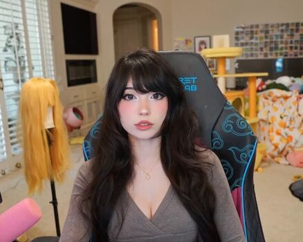 Emiru  page leaked private photo uncensored HD quality