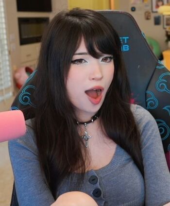 Emiru  page leaked private photo uncensored HD quality