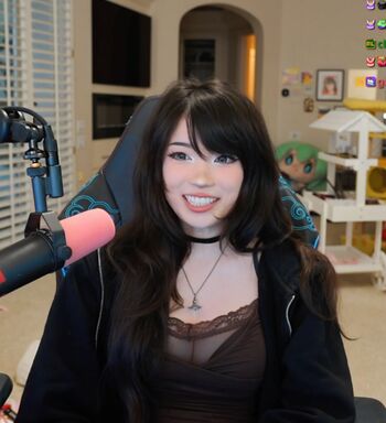 Emiru  page leaked private photo uncensored HD quality