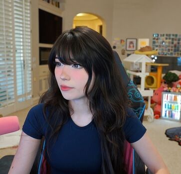 Emiru  page leaked private photo uncensored HD quality