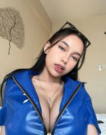 Emmavllryn page leaked private photo uncensored HD quality