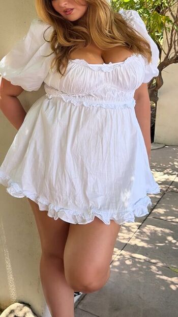 Erinmhk page leaked private photo uncensored HD quality