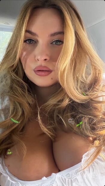 Erinmhk page leaked private photo uncensored HD quality