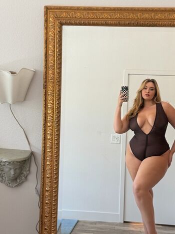 Erinmhk page leaked private photo uncensored HD quality