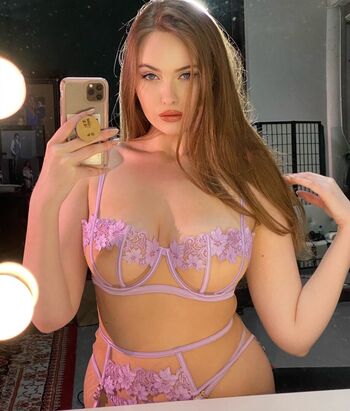 Erinmhk page leaked private photo uncensored HD quality