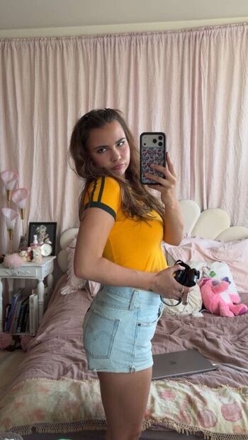 Ester dobrik page leaked private photo uncensored HD quality